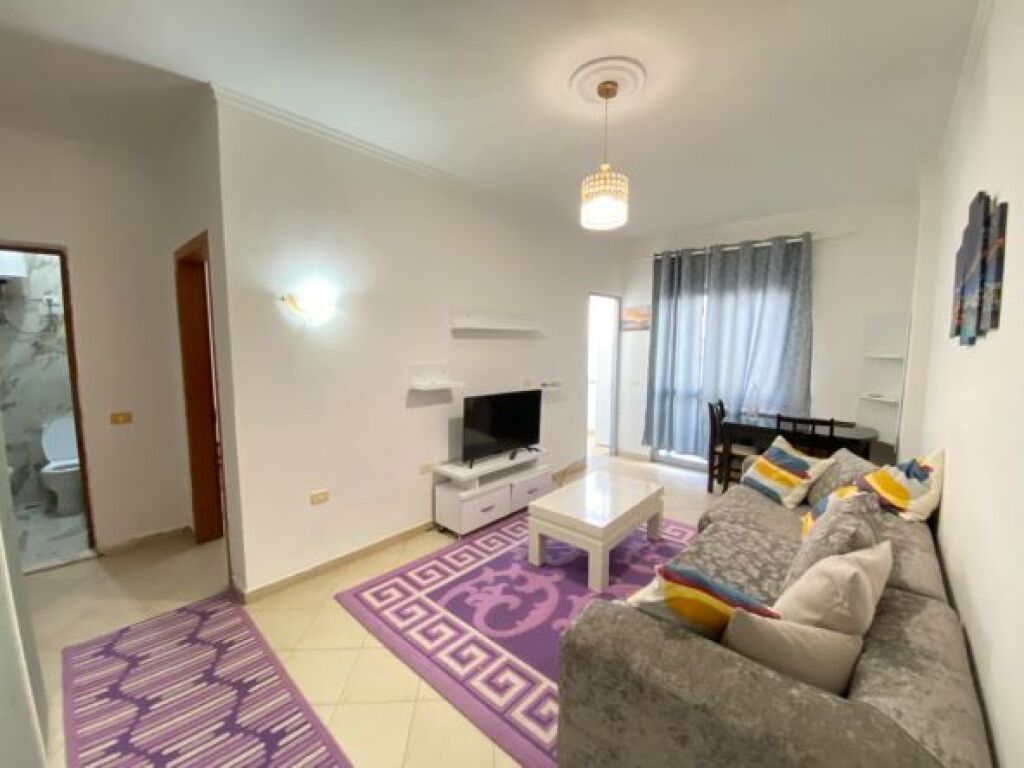 Jepet me Qera Apartament 1+1 Astir
