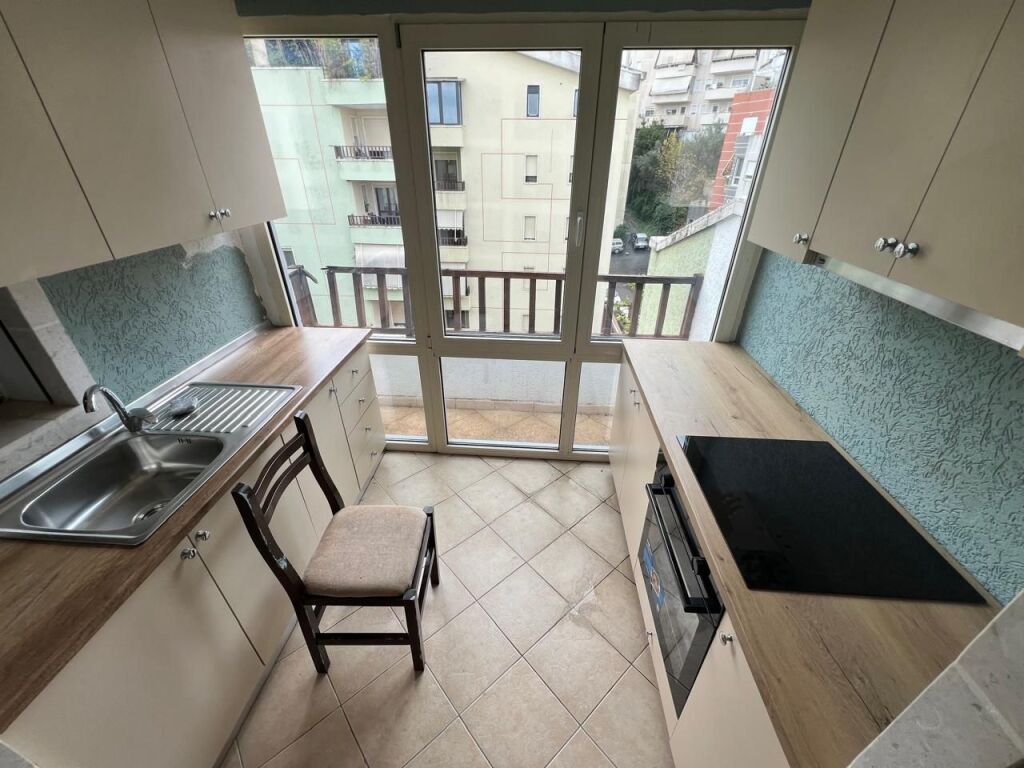 Shitet  apartament  2+1+2+Parkim kopshti Botanik