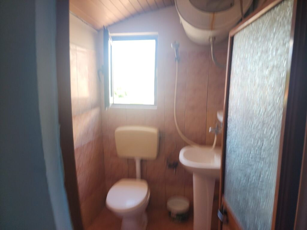 Qera | Shtëpi private 2 + 1 | Rruga Njazi Meka | 300 €/muaj