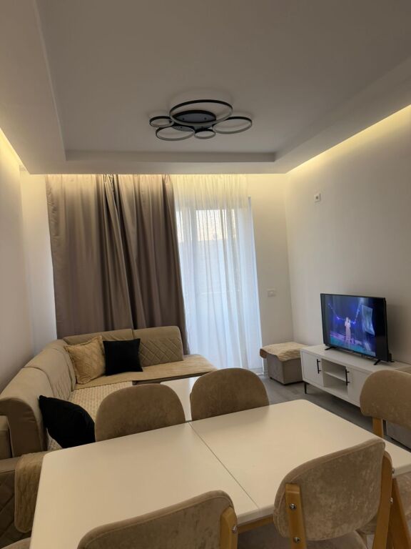 Qera | Apartament 2 + 1 + 2 | Shkolla Bashkuar | 550 €/muaj