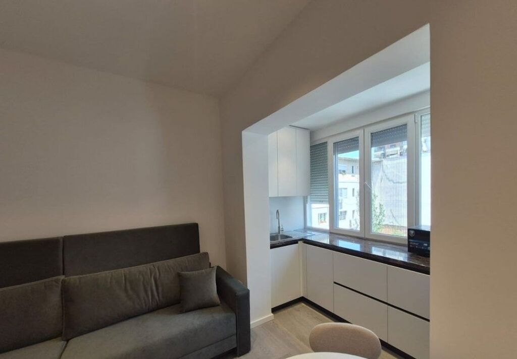 SHITET APARTAMENT 2+1 NË ZEMËR TË BLLOKUT, TIRANA E RE