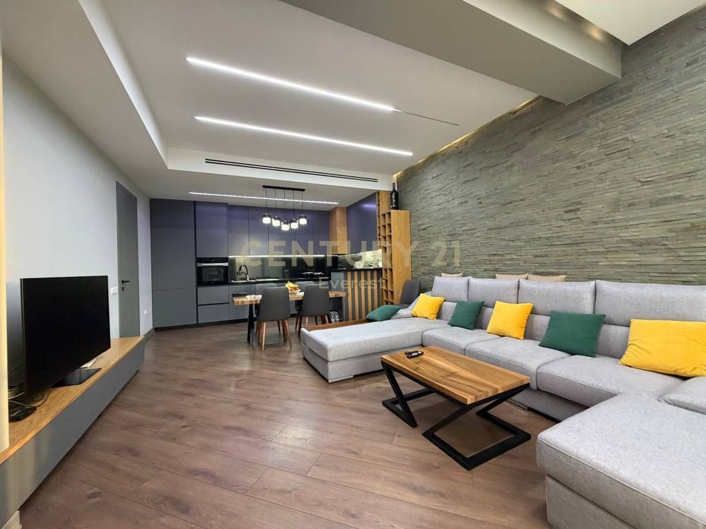 SQUARE 21, SELLING APARTMENT 2+1+2