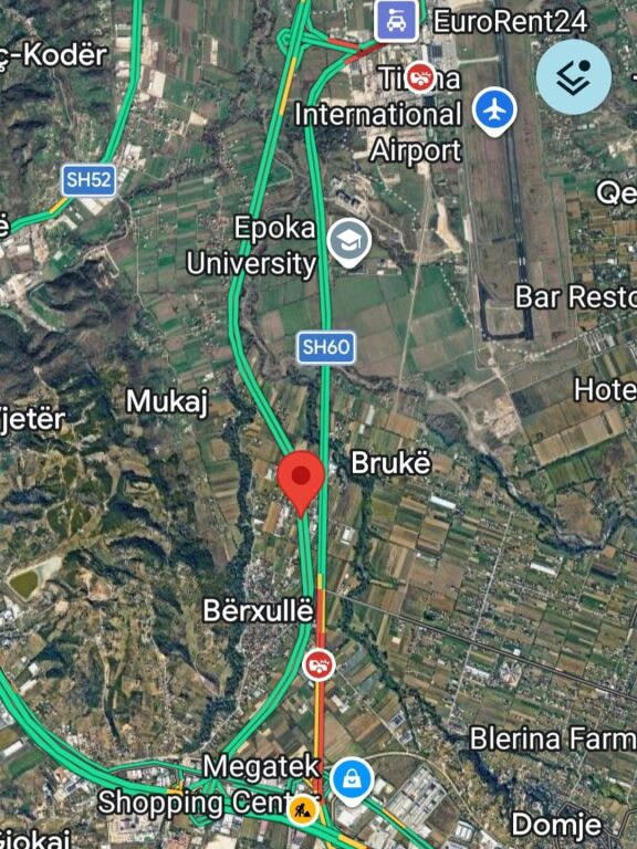 Shitet Toke ne Berxulle prane Aeroportit te Rinasit