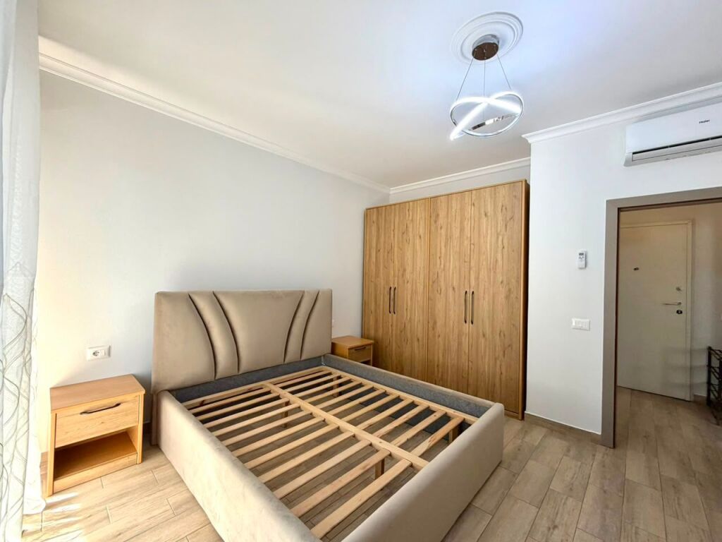 In Affitto: Appartamento 1+1 &amp; Balcone 📍Via Dibra - QSUT || Appartamento Gigante 72m² (55.000 Lek/Mese) Fronte Strada
