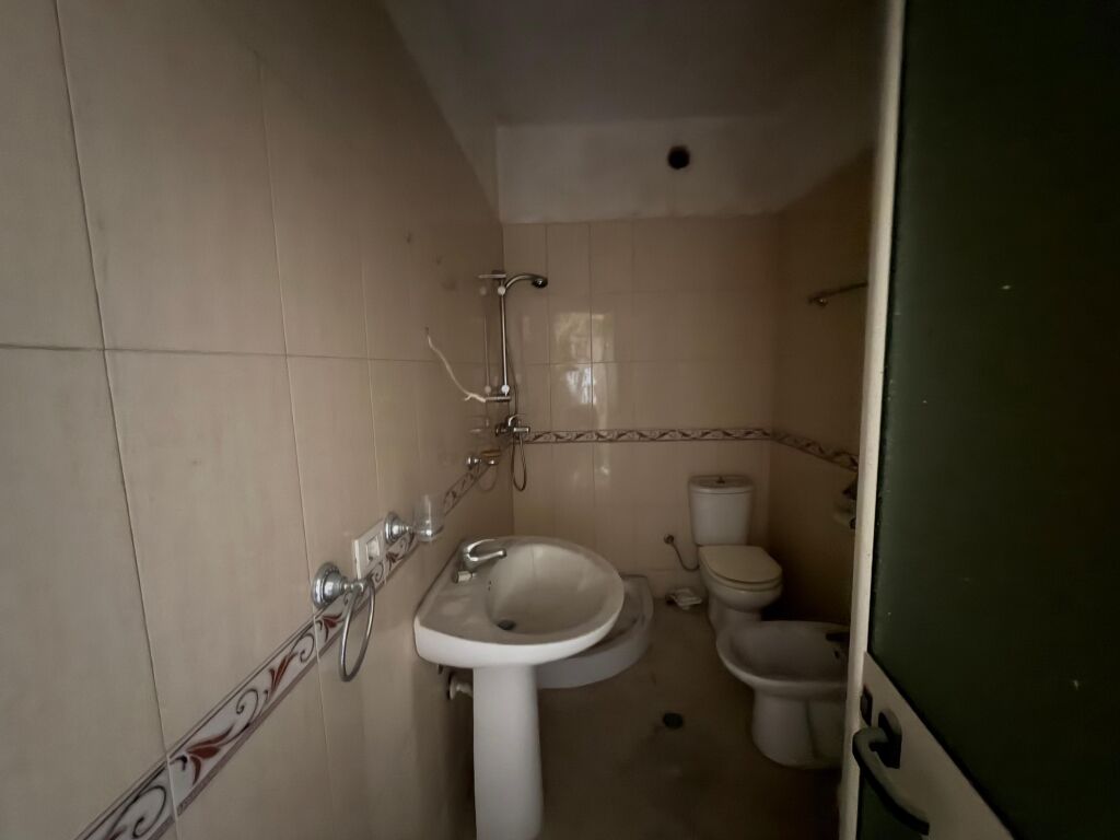Shitet Apartament 1+1 te Shkembi Kavajes