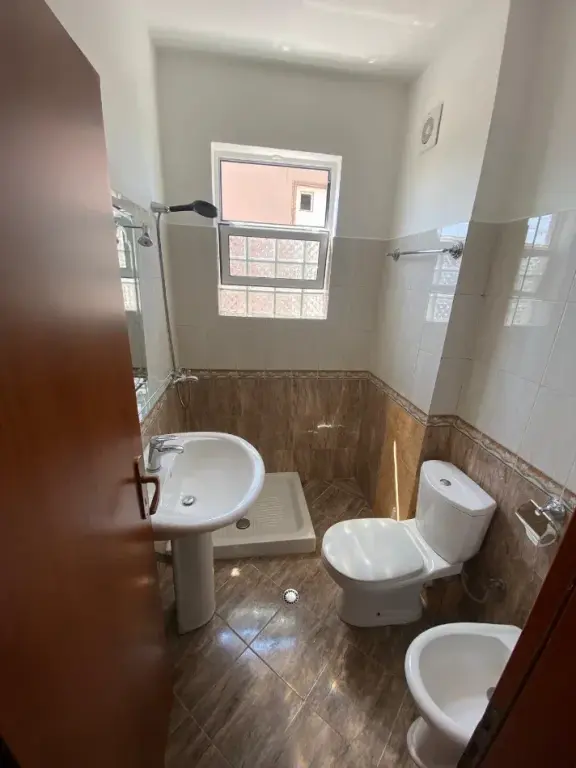 Apartment 2+1 me qira ne Kinostudio