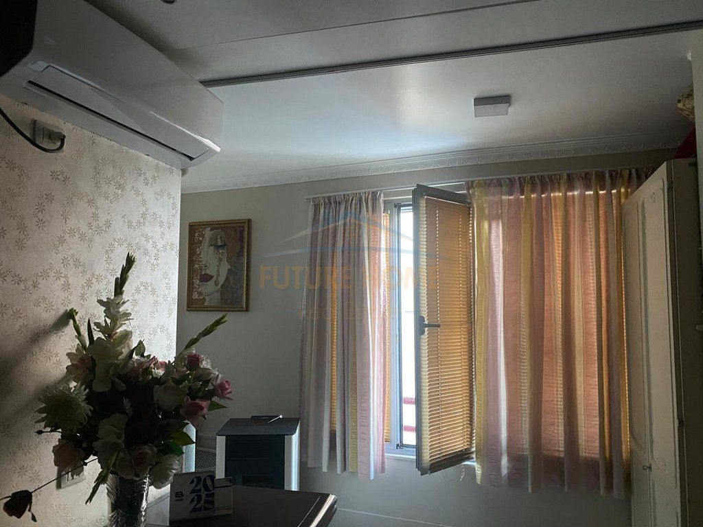 Title Shitet, Apartament 3+1+2, Pastiçeri Melisa, Fresku, Tiranë