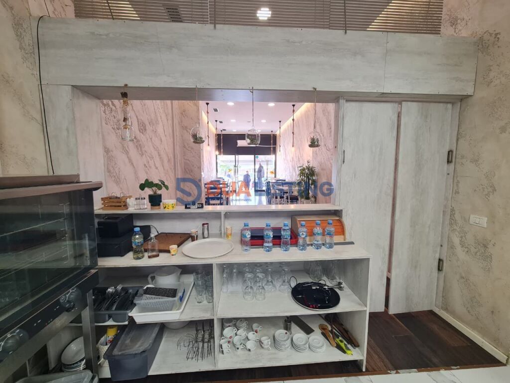 LOCALE COMMERCIALE IN AFFITTO IN PIAZZA WILSON – POSIZIONE PREMIUM, PIANO TERRA
