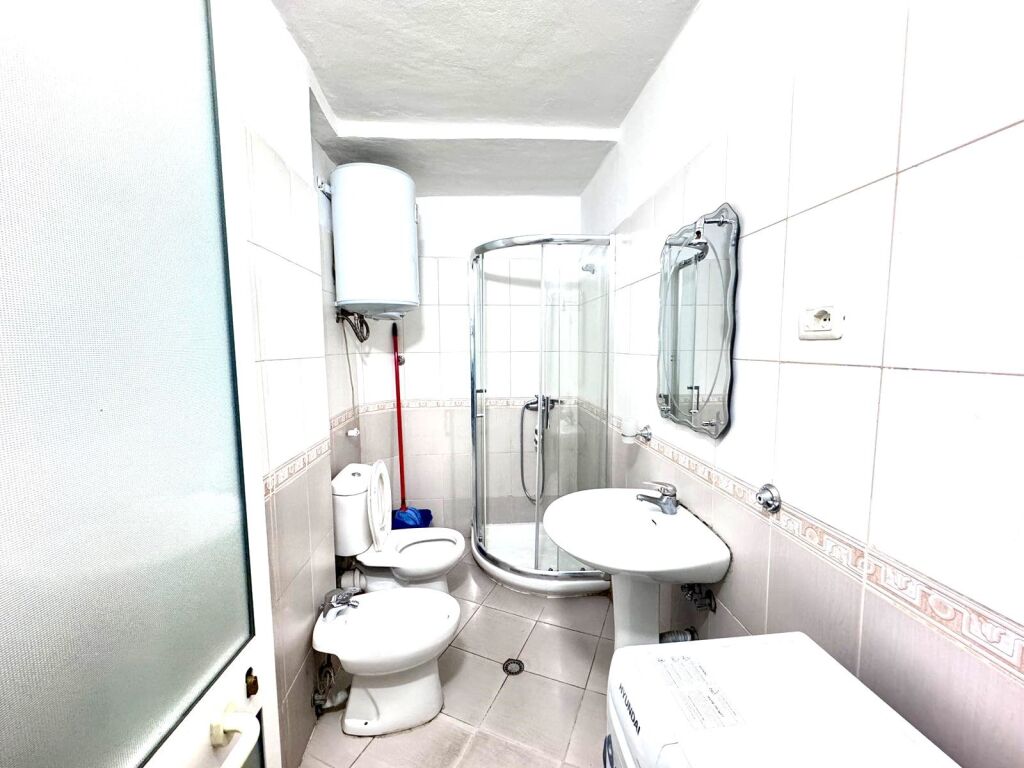 Apartament 1+1 per qira te Sheshi Willson