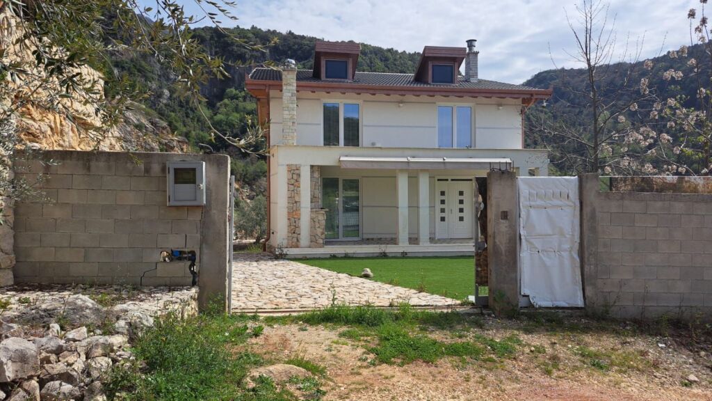 Villa for sale