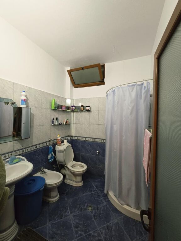 Shitje | Apartament 2 + 1 | Rruga 5 Maji | 250000 €