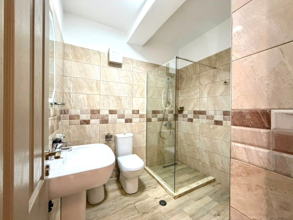 In Affitto: Appartamento 1+1 &amp; Balcone 📍Via Dibra - QSUT || Appartamento Gigante 72m² (55.000 Lek/Mese) Fronte Strada