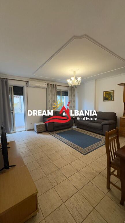 Apartment 1+1 for Rent near the Market in the Center of Tirana (42111606) f