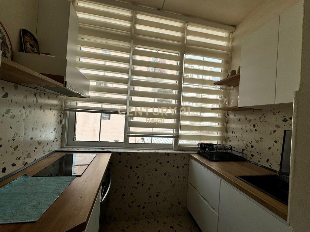 Appartamento 2+1 in affitto in Via Barricate, Tirana - 800€ | 75 m²