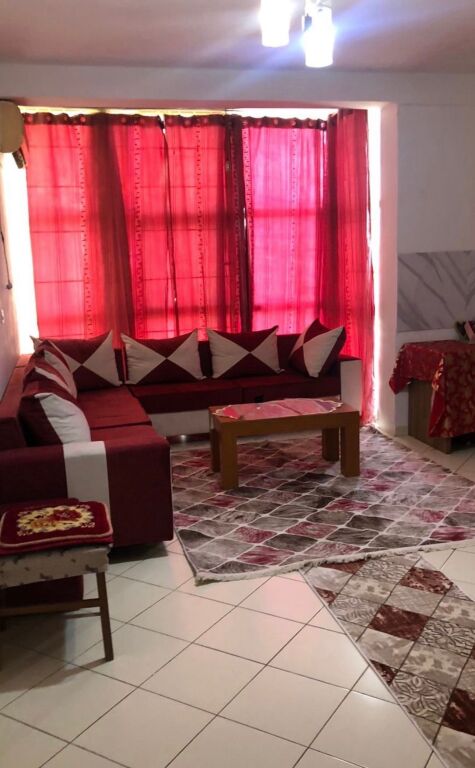 Astir mbarapa Artistit jepet apartament me qera 1+1
