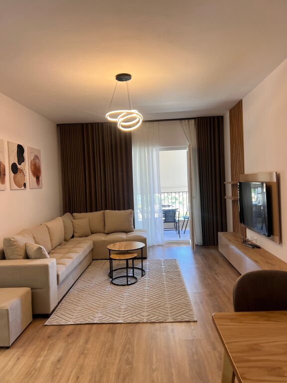 Affittasi 2+1+1 COMPLESSO AURA Via Dritan Hoxha 750€