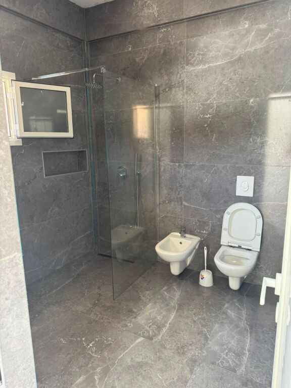 🏡 Jepet me qira hyrje 2+1 në Qytet Studenti💰 35.000 Lekë/muaj