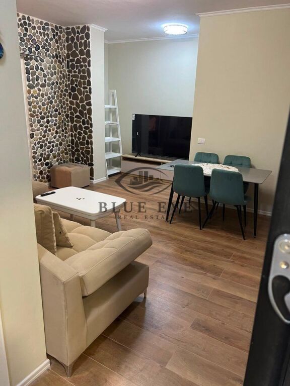 APARTAMENT 2+1 ME QERA