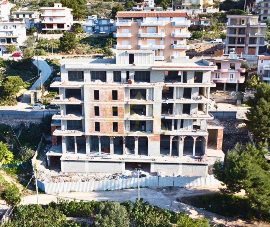 Shiten Apartamente dhe Duplekse – Sarandë, Rruga Janaq Kumi