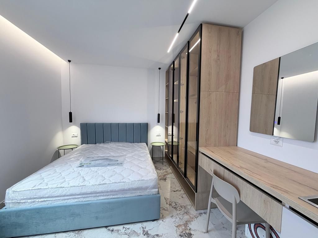 STRADA DI DURRES, VENDIAMO APPARTAMENTO 1+1 E STUDIO