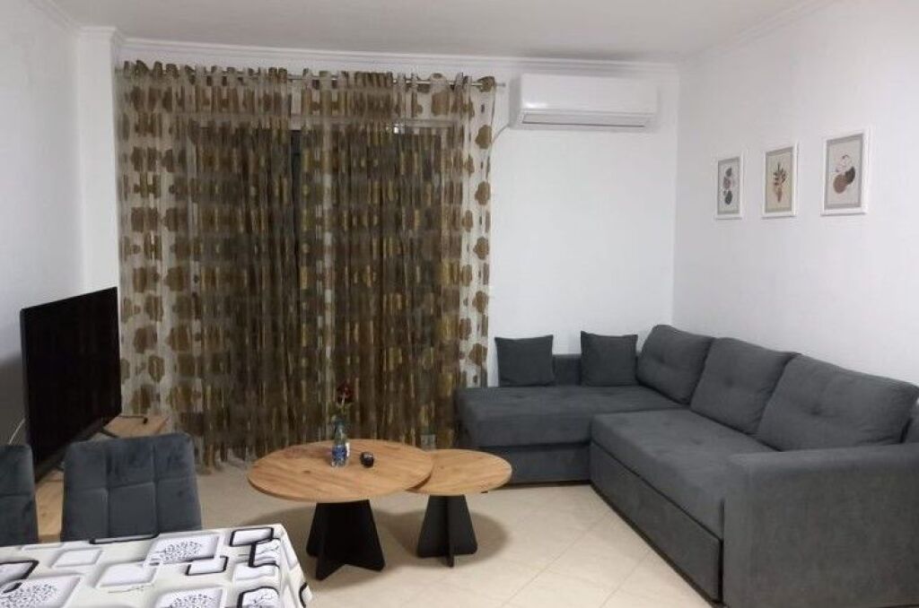 📌Jepet me Qira Apartament 1+1 – Pallatet Çabej, Yzberisht ✨
