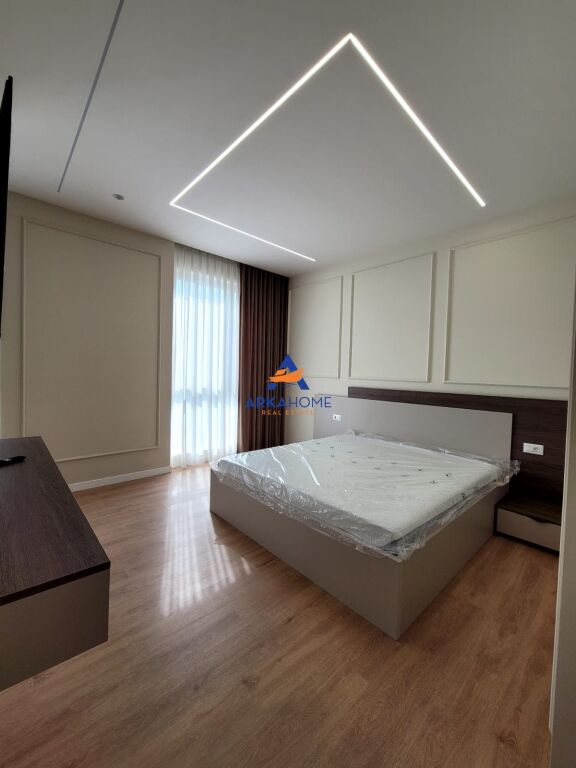 JEPET VILË LUKSOZE ME QERA 2 KATESHE "GREEN VALLEY, LIQENI ARTIFICIAL " CMIMI I DISKUTUESHEM