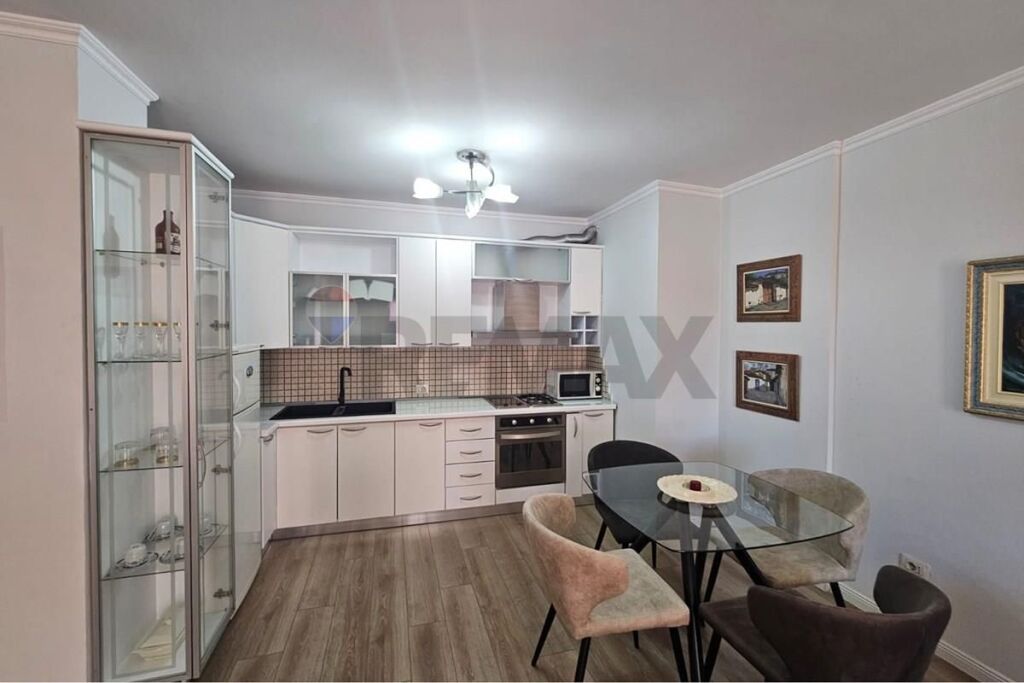 1+1 apartment for rent near the Artistic High School!