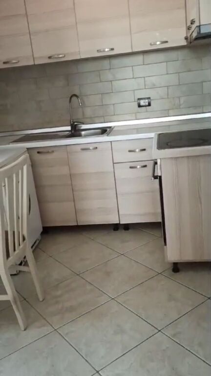 Apartament 1+1. 34000 leke. Rruga 5 maji