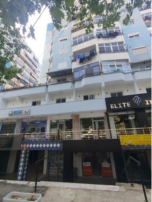 VENDITA AMBIENTE COMMERCIALE A LAPRAKË – PALLATET E ARABIT 110,000 €