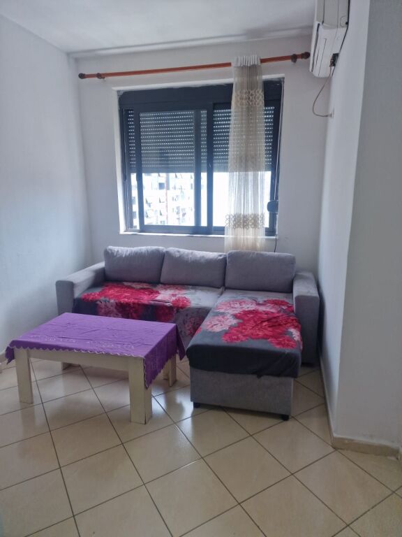 Jepet me qira apartament 1+1 në Astir, pranë Santana 400 Mije Leke