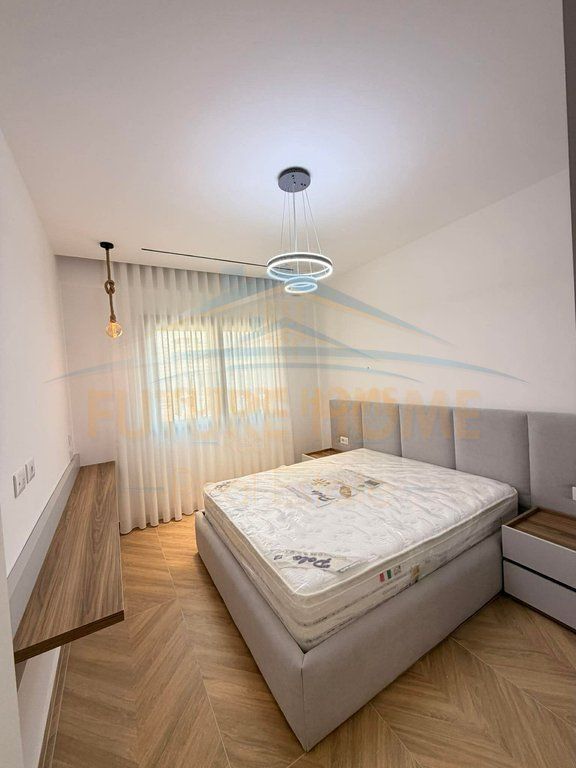 Disponiamo in affitto un appartamento moderno e completamente arredato, situato in una zona molto richiesta della Nuova Anello.