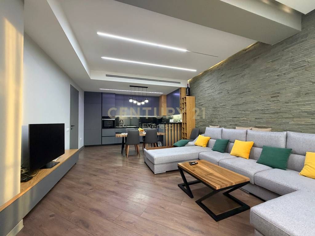 SQUARE 21, SELLING APARTMENT 2+1+2