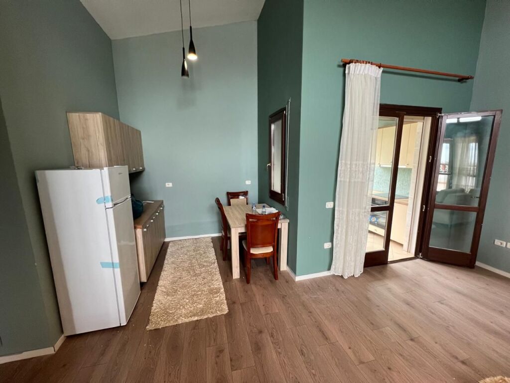 Shitet  apartament  2+1+2+Parkim kopshti Botanik