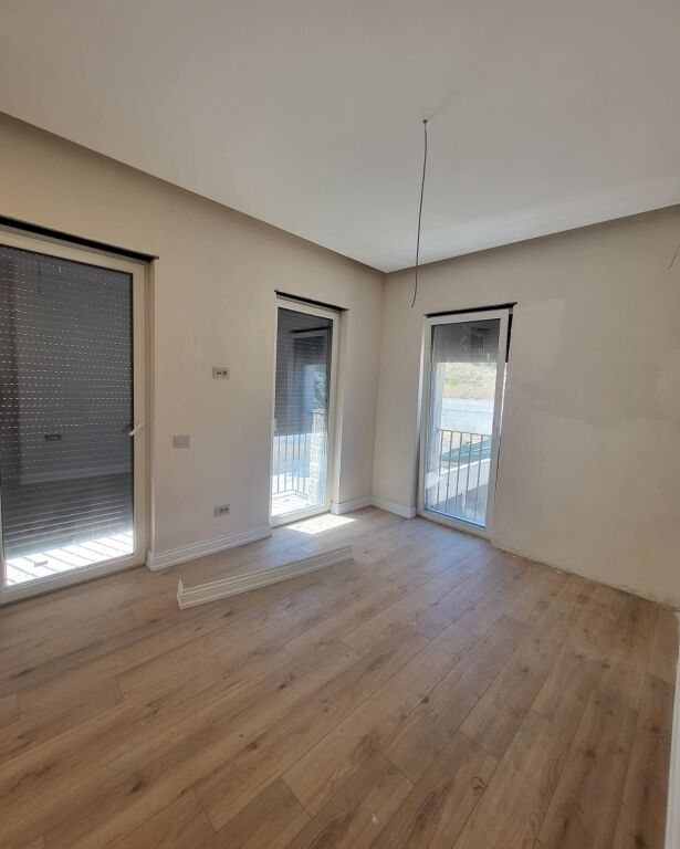 🏡 JEPET ME QIRA VILË LUKSOZE – SECRET GARDEN, TEG