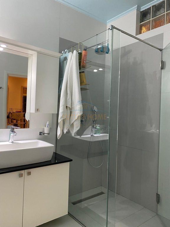 Title Shitet, Apartament 3+1+2, Pastiçeri Melisa, Fresku, Tiranë