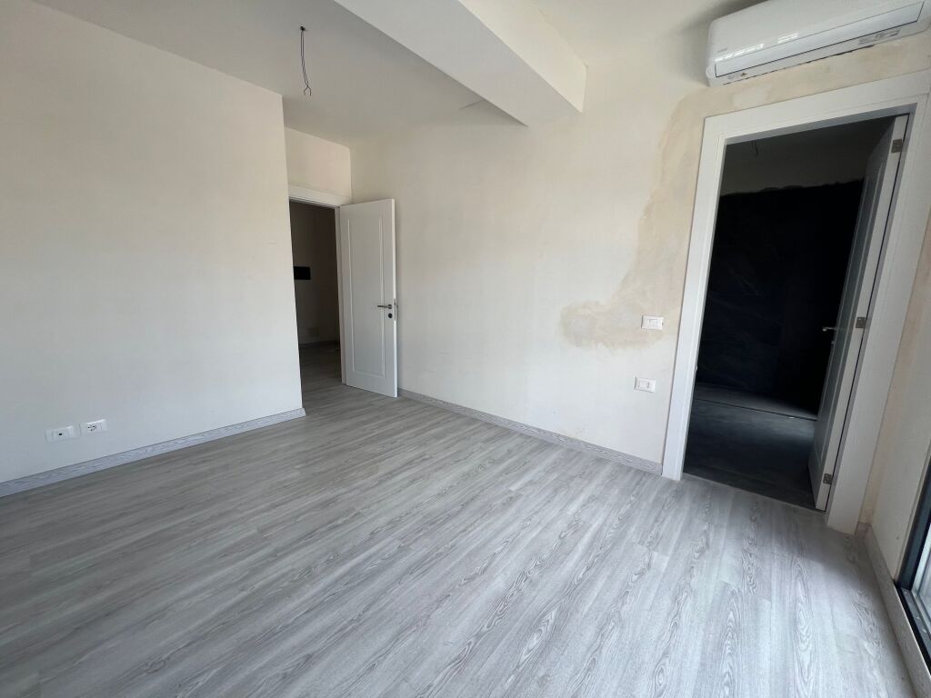 Qera, Apartament 2+1+2 Bulevardi i Ri