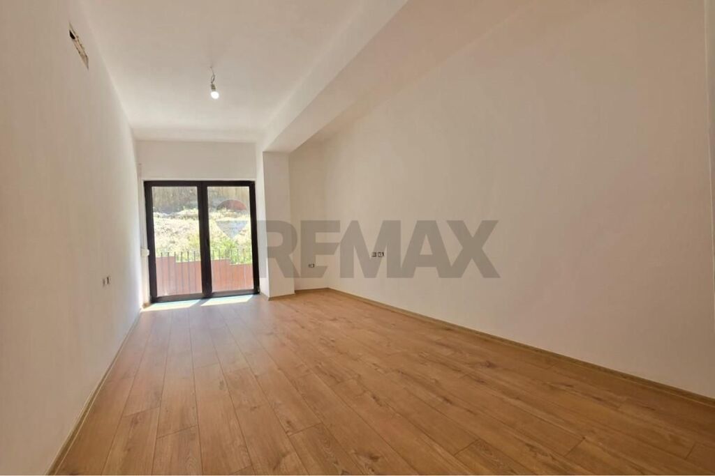 Apartament - Për Shitje - Kodra e Diellit 2, Tiranë(ID: 530191006-1135)