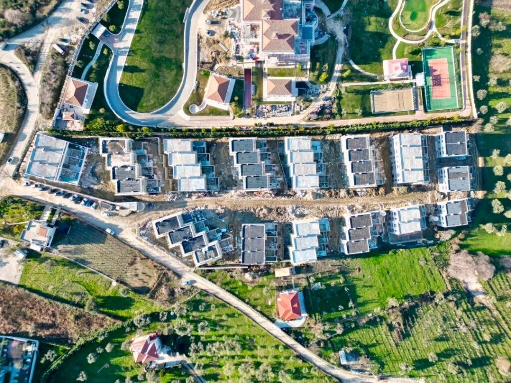 🏡 SHITET VILË LUKSOZE TEK RESIDENCA FLOWERS HILL 🌿✨