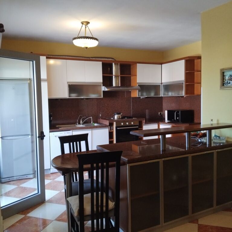 Shitet apartament 2+1+2 + Ballkon – Rruga e Kosovarëve !