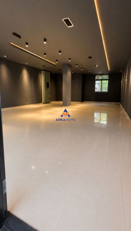 LOCALE COMMERCIALE IN AFFITTO 100M2 "VICINO A PIAZZA WILSON" 200.000 LEKE
