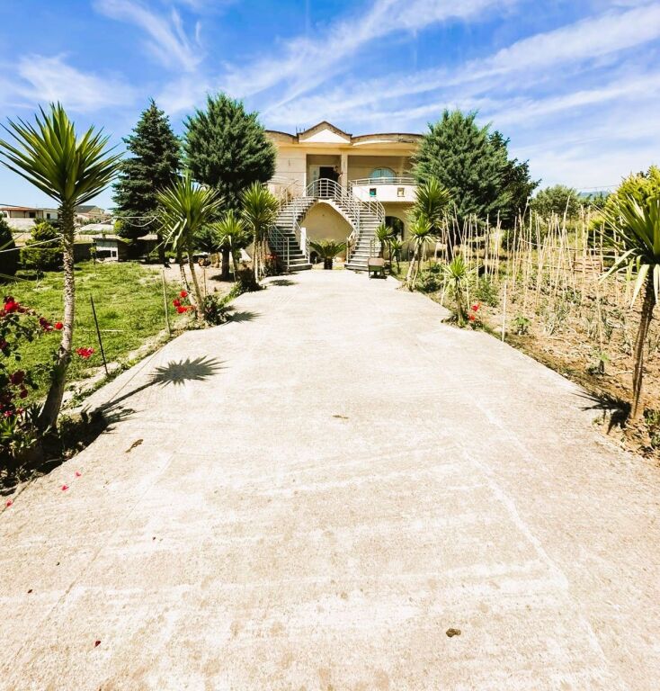 🏡🌿 Shitet Vilë 2-Katëshe pranë Univers City, Tiranë 🌿🏡