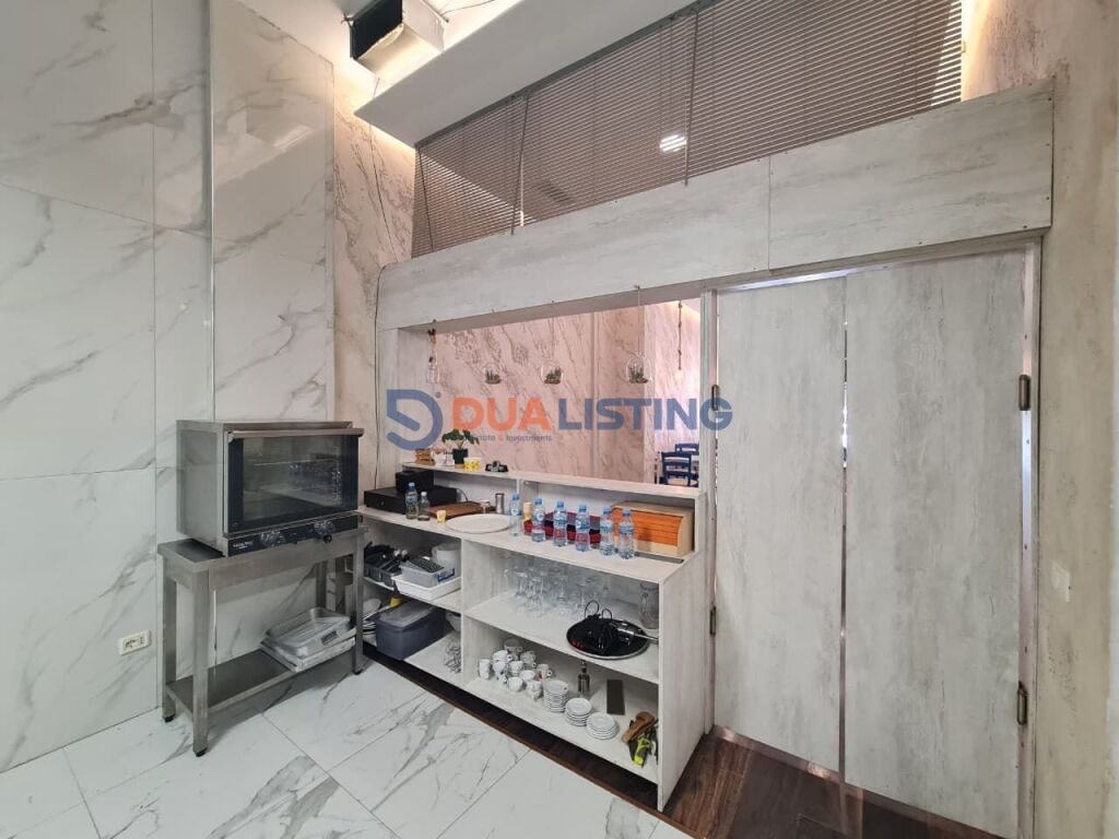 LOCALE COMMERCIALE IN AFFITTO IN PIAZZA WILSON – POSIZIONE PREMIUM, PIANO TERRA