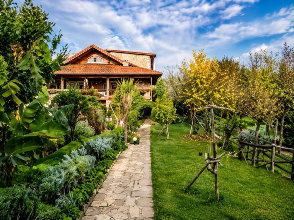 FARM – AGROTURISM WITH VILLAS AND LAND FOR SALE NEAR RINAS