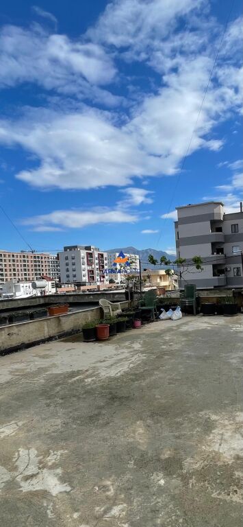 SHITET APARTAMENT 1+1+VERANDË PRIVATE "BULEVARDI NENE TEREZA, KAMEZ" 88500 EURO