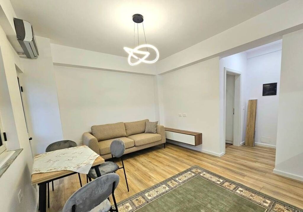 APARTAMENT 1+1 PER QIRA PRANE 21 DHJETORIT.