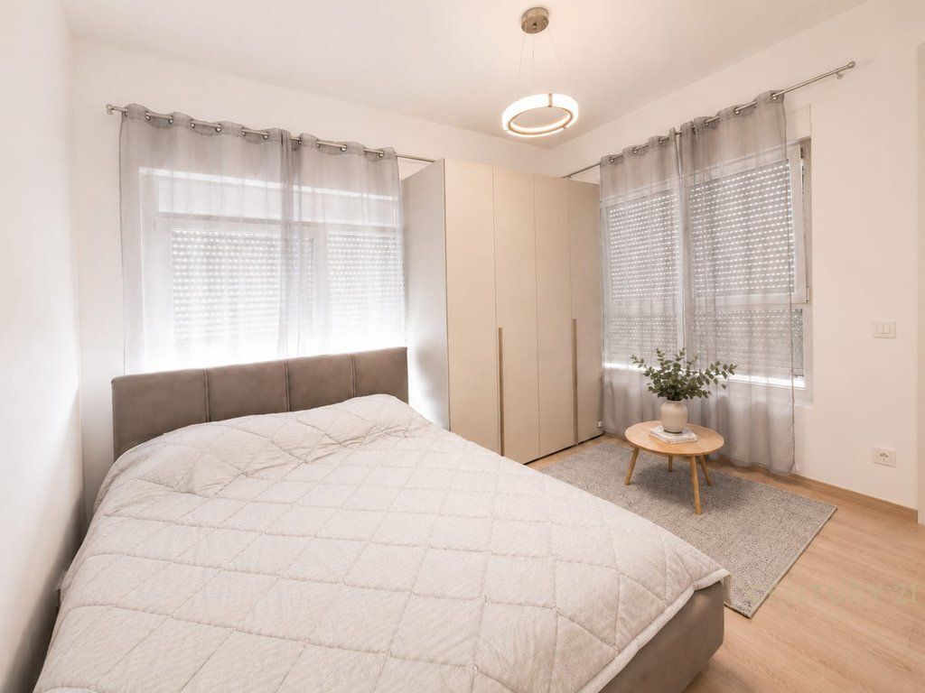 Jepet me Qira Apartament 1+1 i Sapo Mobiluar në Rezidencën Mangalem, Ali Demi IRG142945