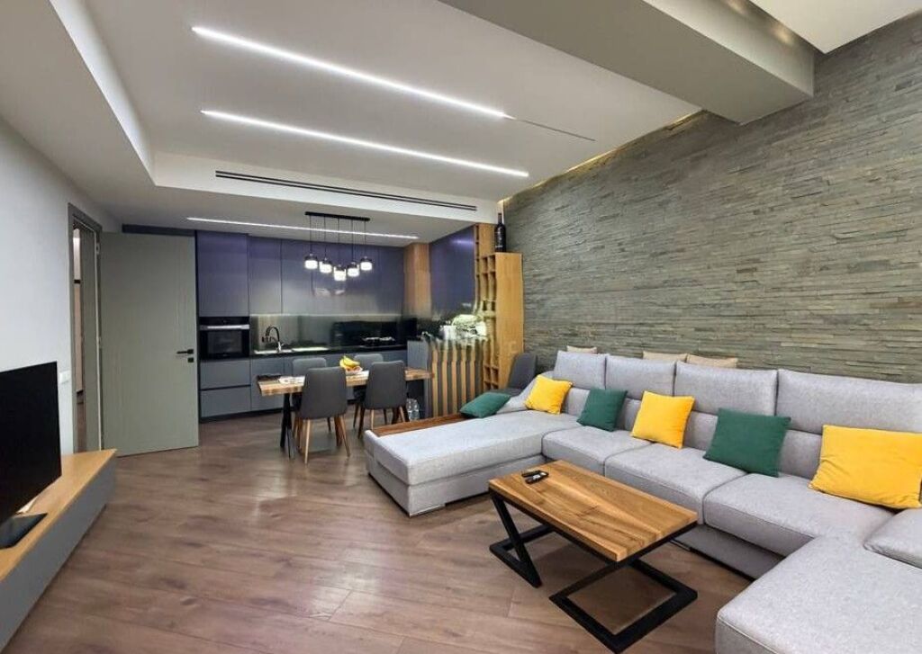 SQUARE 21, SELLING APARTMENT 2+1+2, KAVAJES STREET