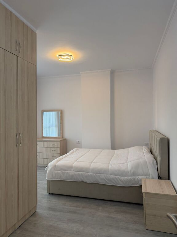 Qera | Apartament 2 + 1 + 2 | Shkolla Bashkuar | 550 €/muaj