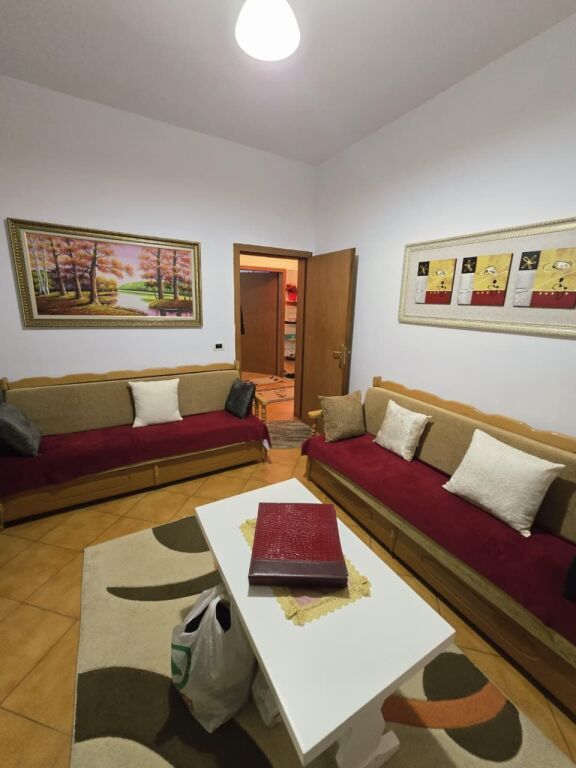 Shitje | Apartament 2 + 1 | Rruga 5 Maji | 250000 €