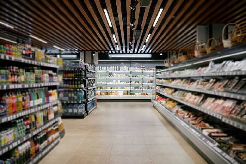 JEPET ME QIRA AMBJENT KOMERCIAL PRAN ISH SHESHI SHQIPONJA (720 M2)